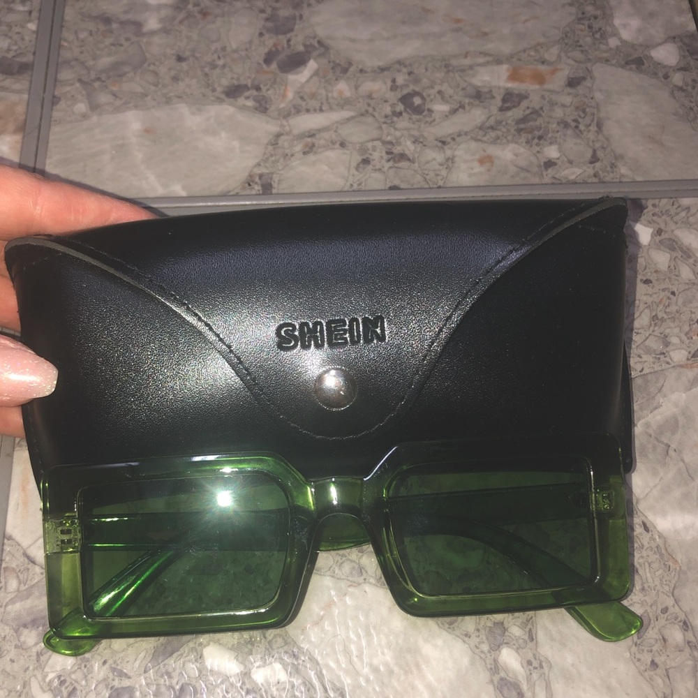 Green square frame Shein sunglasses